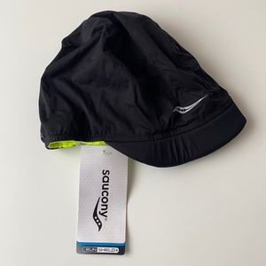 NWT Saucony Fitted Running Hat
